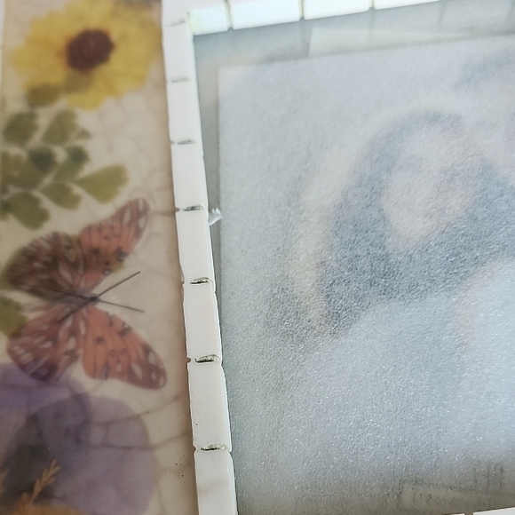 Floral Patterned Picture Frame Flowers Butterflies Heavy Acrylic Resin GANZ - Picture 5 of 6